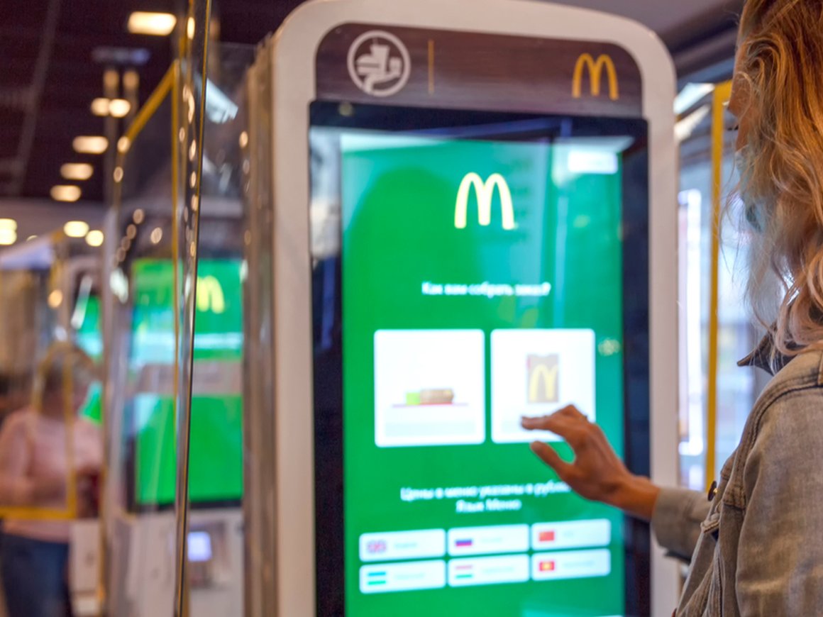 Гендиректор российского подразделения McDonald’s Марк Карена покинет компанию