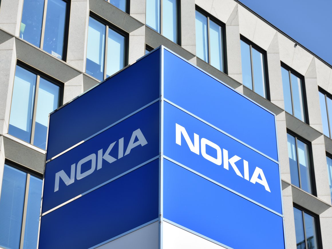 Производитель телефонов Nokia начнет выпускать смартфоны под собственным брендом