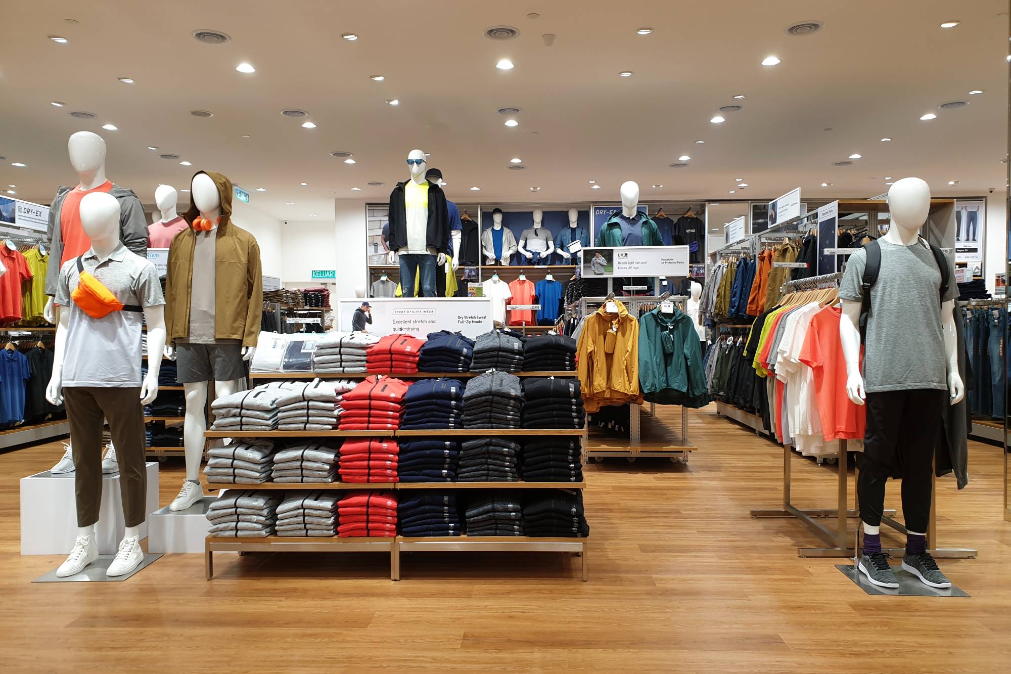 Союз торговых центров попросил Uniqlo, Zara и H&M вернуться в Россию