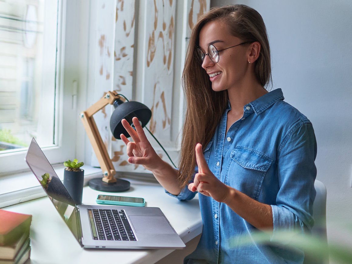 Сбербанк предложил предпринимателям консультации с переводом на жестовый язык