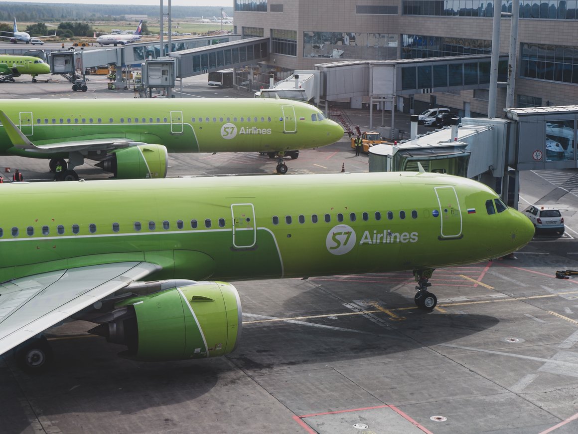 Рекордная прибыль авиакомпаний в РФ, новые вопросы в экзамене на права и «Мир» на Кубе: главное 23 апреля