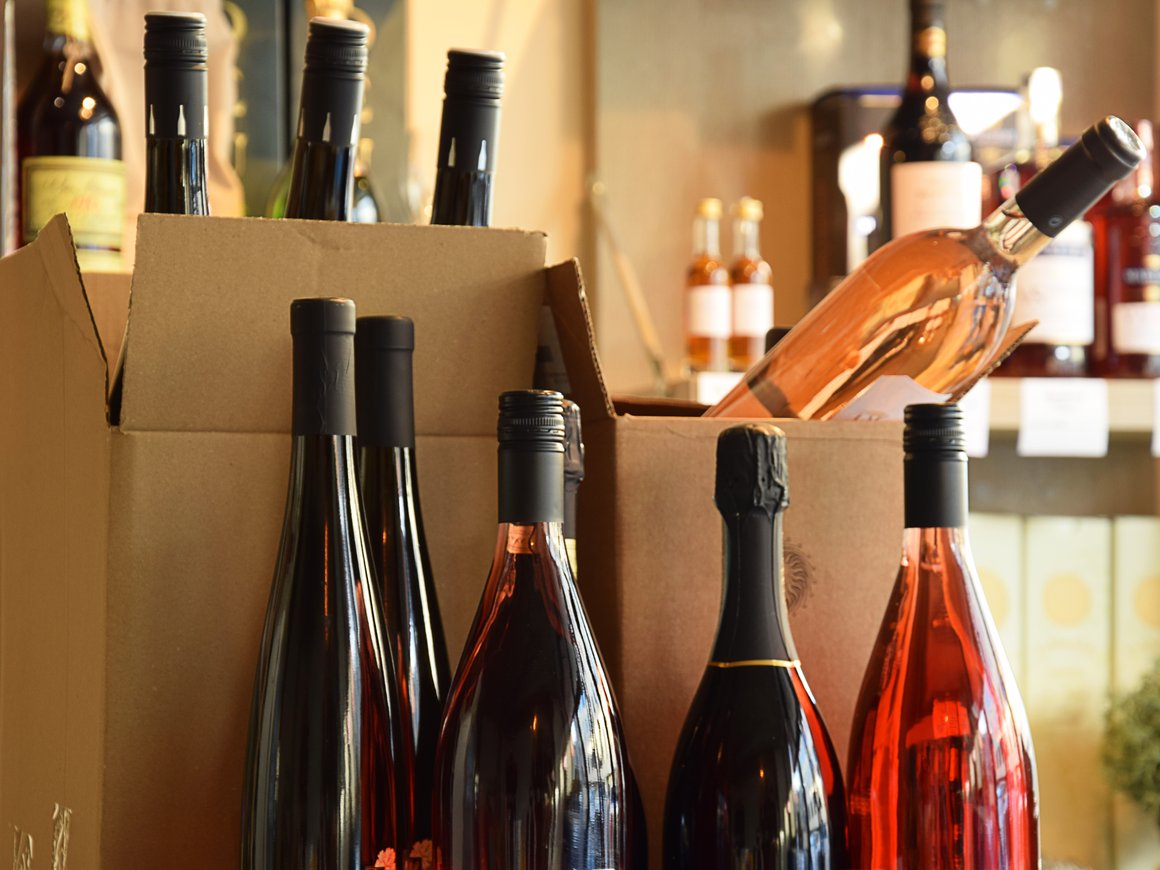 Доставку российского вина через «Почту России» запустят в марте 2022 года