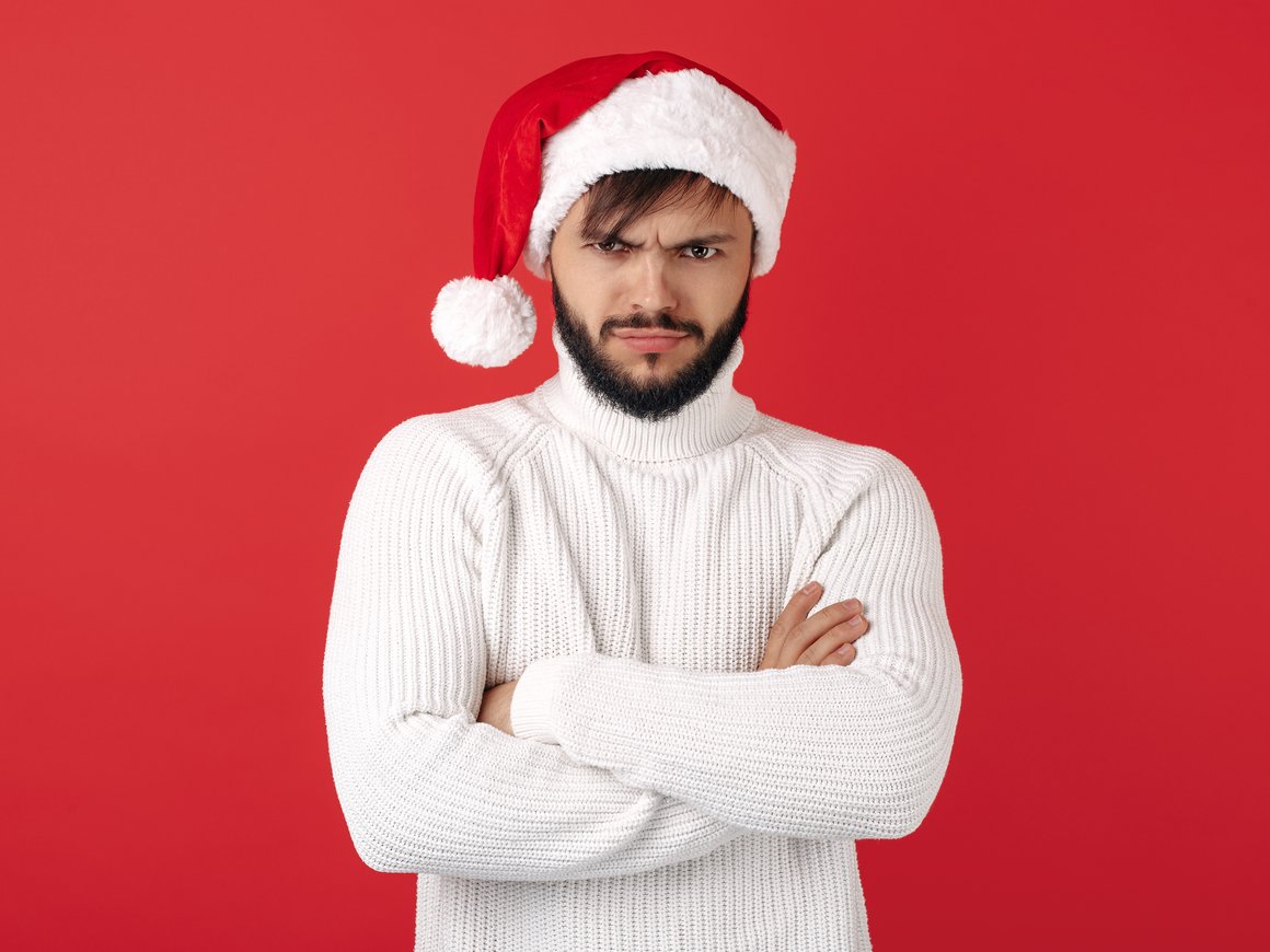 В новогоднюю ночь больше всего раздражают фейерверки, нетрезвые люди и «Голубые огоньки» — исследование