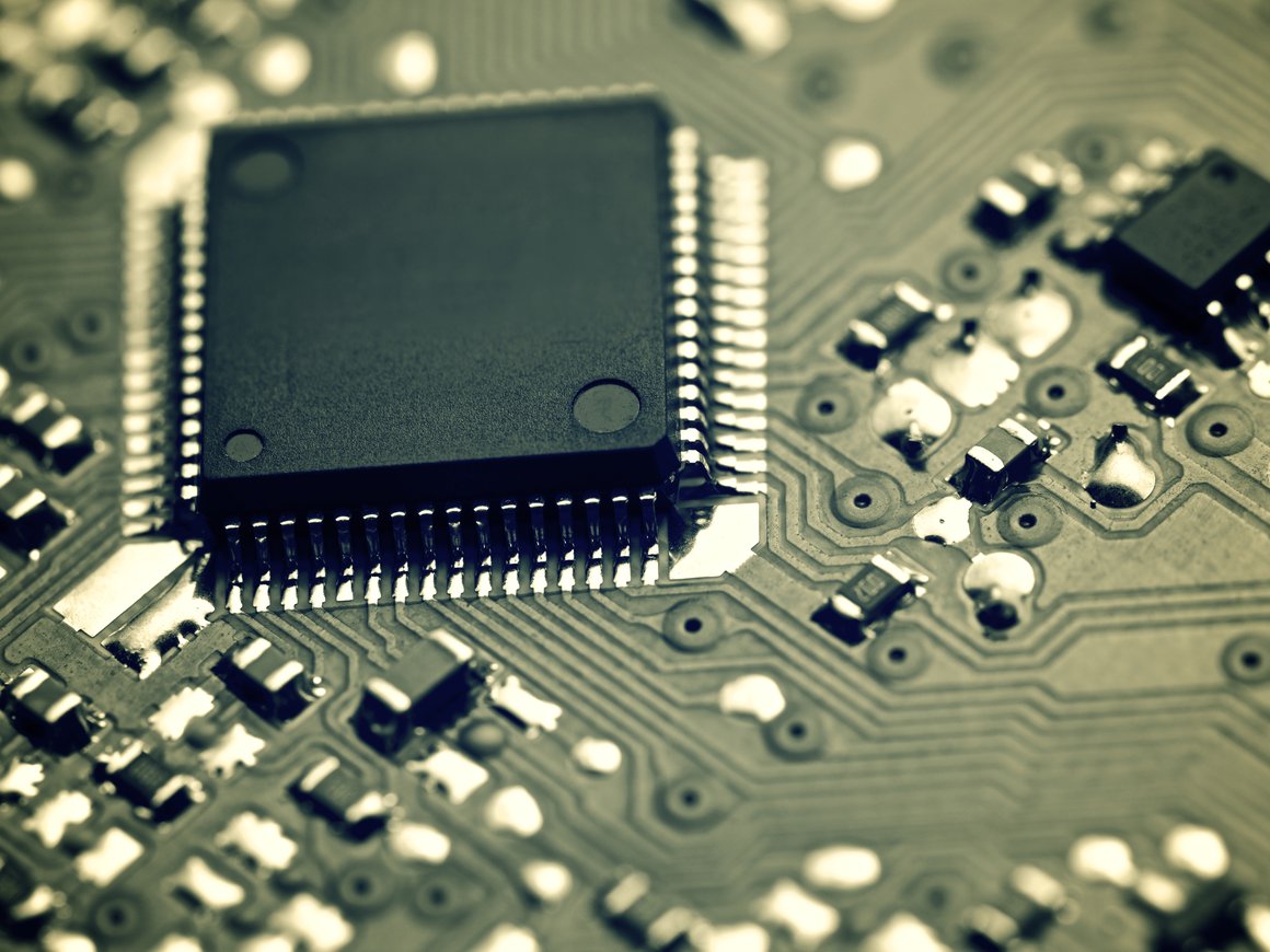 Минпромторг вложит 5,7 млрд рублей в производство российских процессоров c техпроцессом 65 нм