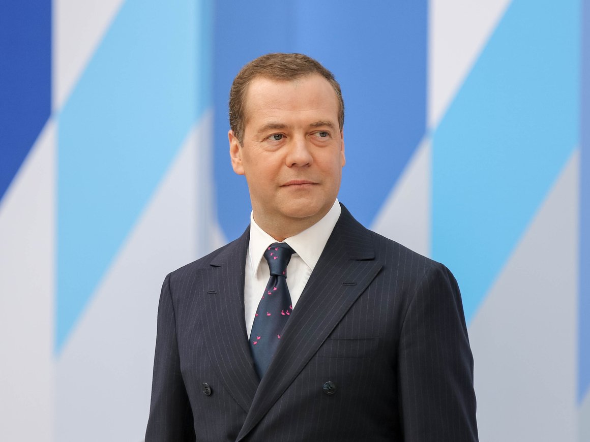 Привет «Макдоналдсу»: Медведев заявил, что в России умеют готовить котлеты и булки