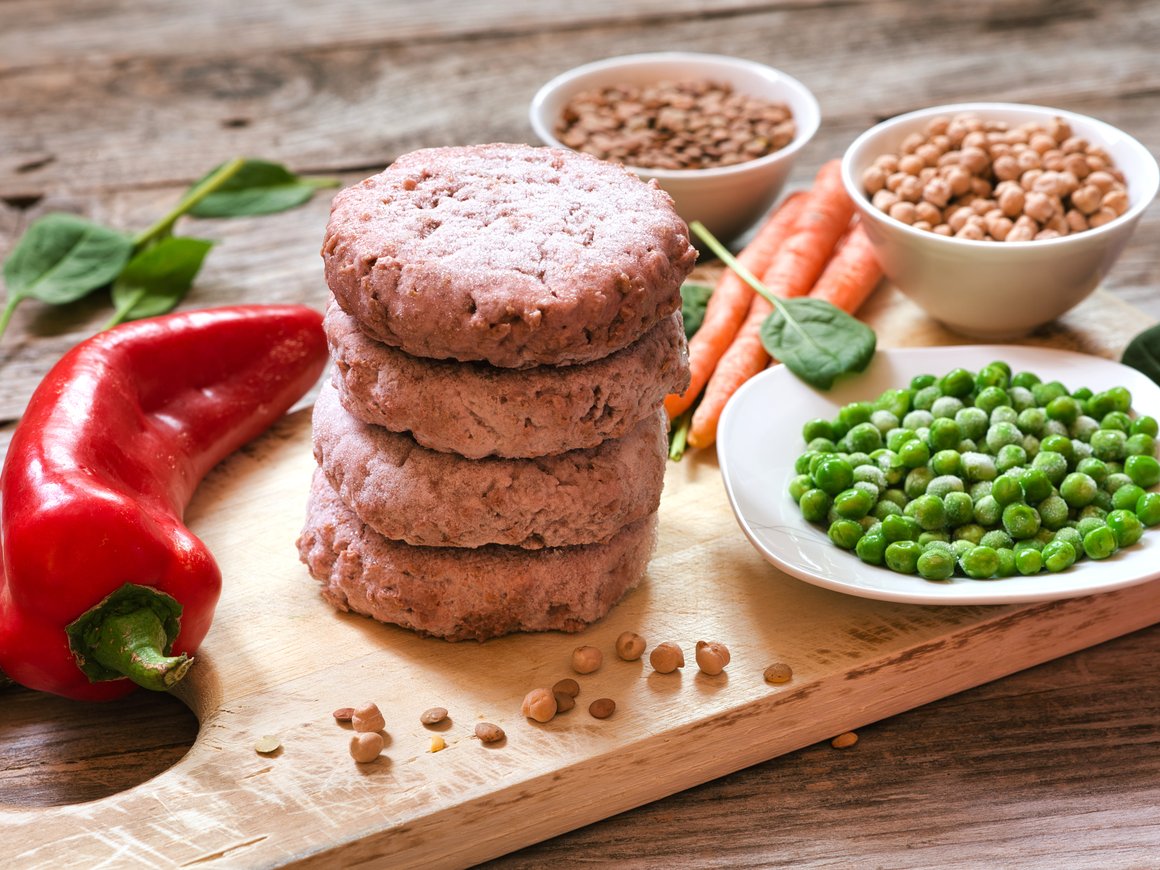 Продажи растительного мяса и молока в России выросли в два раза за два года