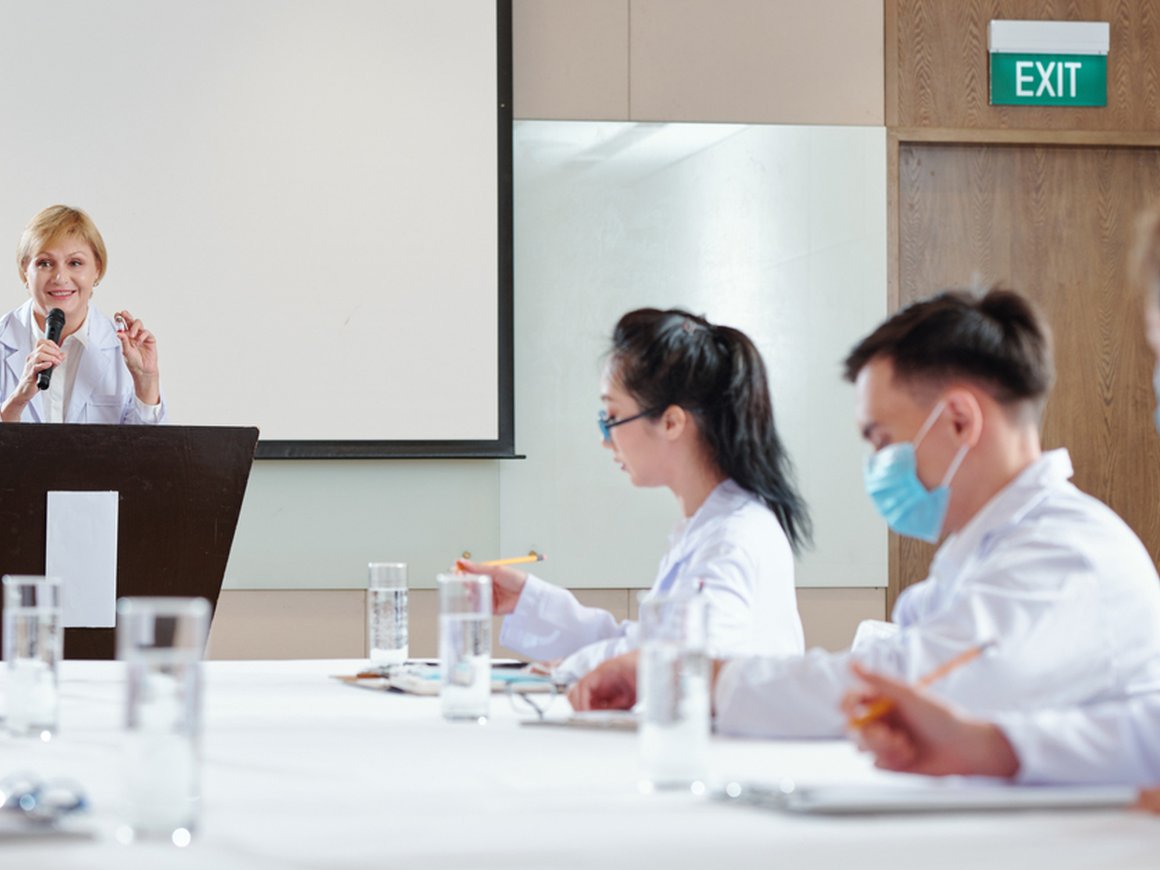 Только четверть врачей поддержали идею введения QR-кодов о ковид-статусе — исследование