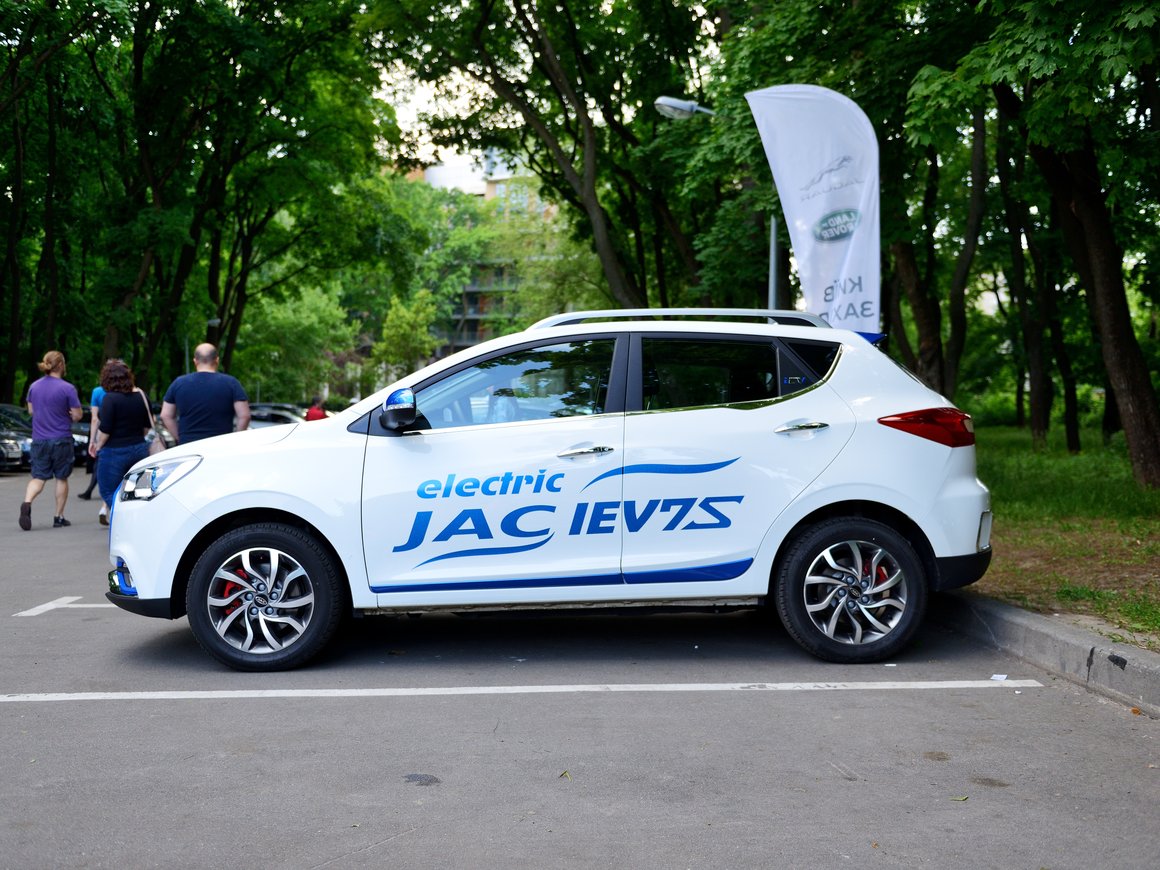 «Соллерс» и «РусГидро» запустят каршеринг электрокаров во Владивостоке