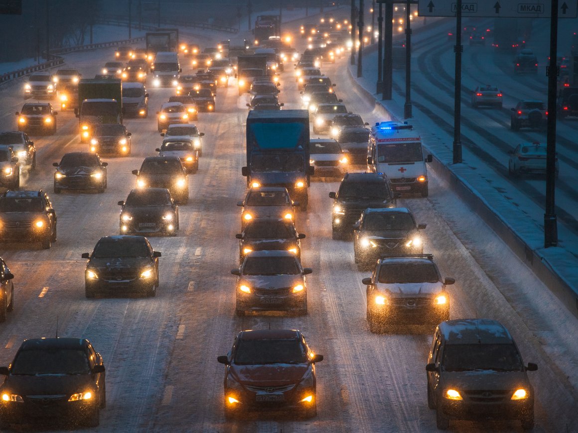 ГИБДД будет фиксировать разговор водителей по телефону при скрытом надзоре