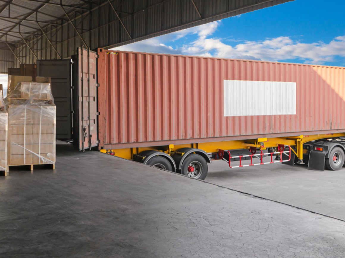 Российский бизнес логистического партнера McDonald's выкупит владелец «Вкусно — и точка»