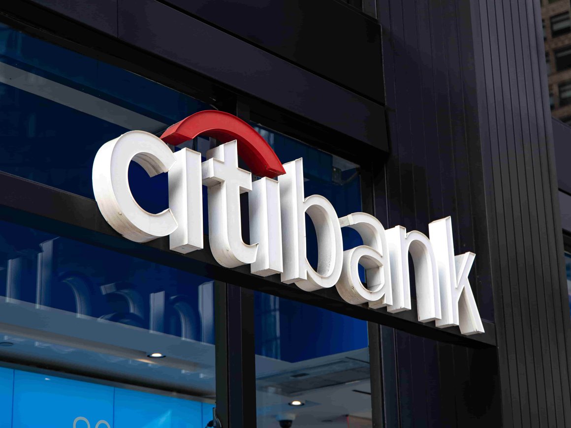 «Ситибанк» предупредил о прекращении работы дебетовых карт с 20 сентября