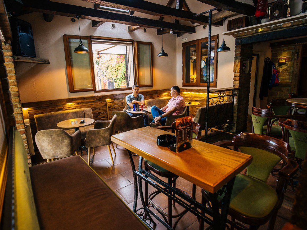 Выручка московских ресторанов на фоне частичной мобилизации снизилась на 18%