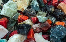 Российские ученые открыли новый минерал и назвали его сергейсмирновит
