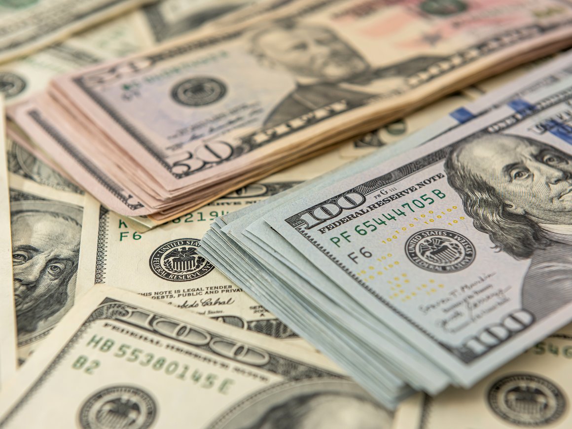 Таможенники сообщили о росте на 24% попыток нелегального ввоза и вывоза наличных