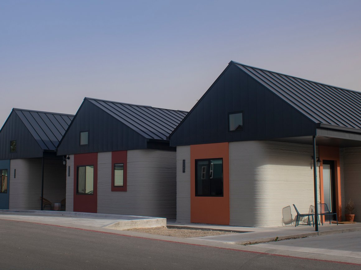 Печатающий дома на 3D-принтере стартап с российскими корнями Mighty Buildings привлек $50 млн