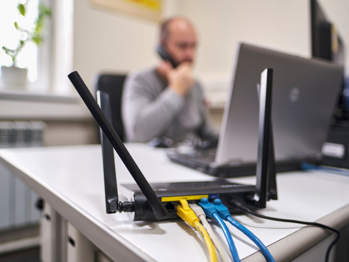 Исследователи научились «видеть» людей через стены при помощи Wi-Fi