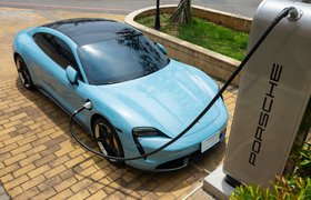 Porsche создаст в России сеть сверхбыстрых «зарядок» для электрокаров