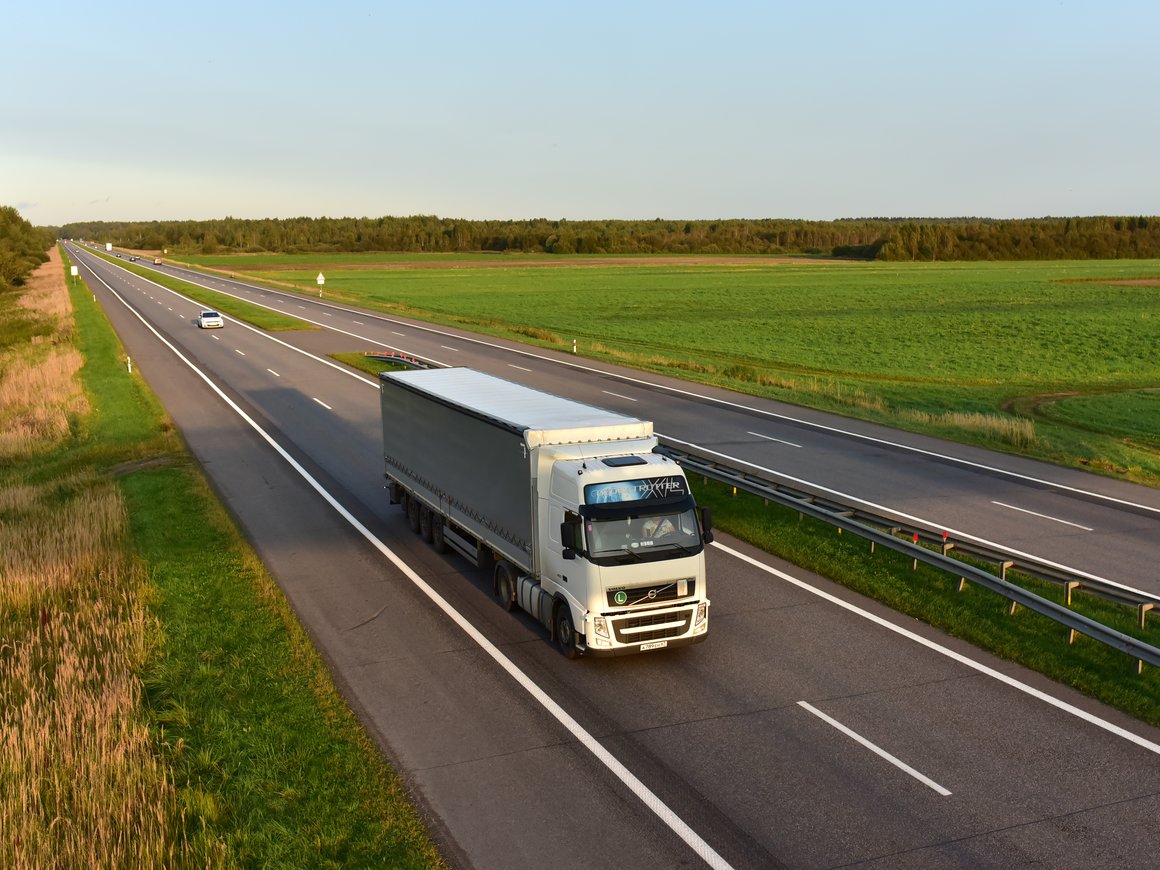 Автомобильные грузоперевозки в России подорожали на 38%