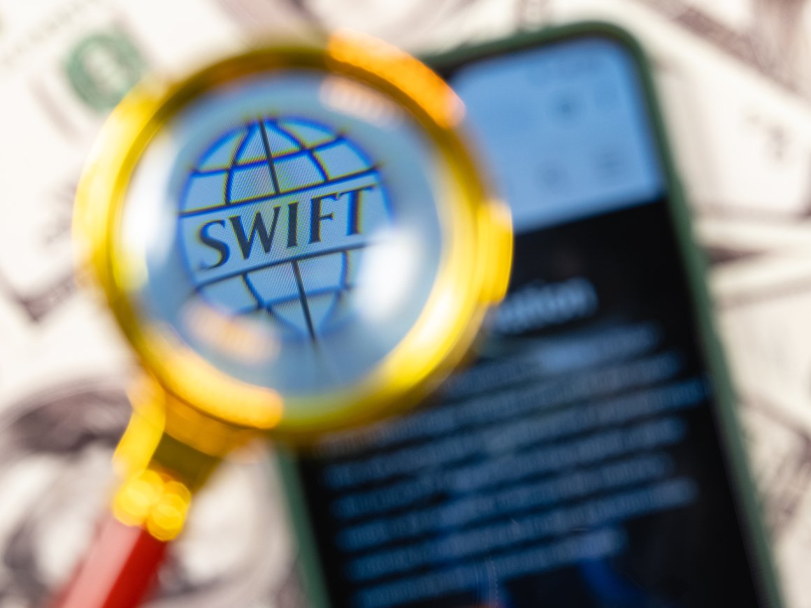 Эксперты считают, что российский аналог SWIFT не сможет обеспечить трансграничные платежи в случае санкций