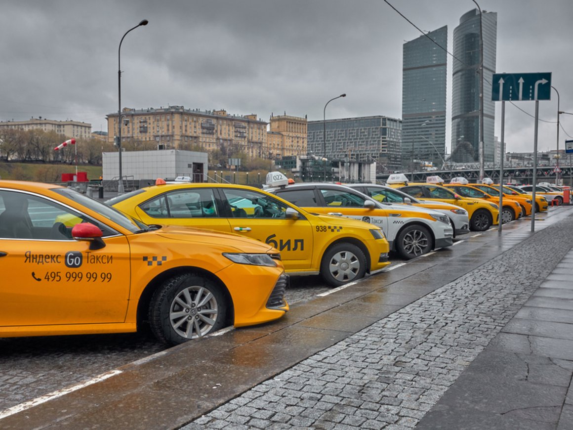 В Госдуме предложили ввести льготы на такси для пенсионеров