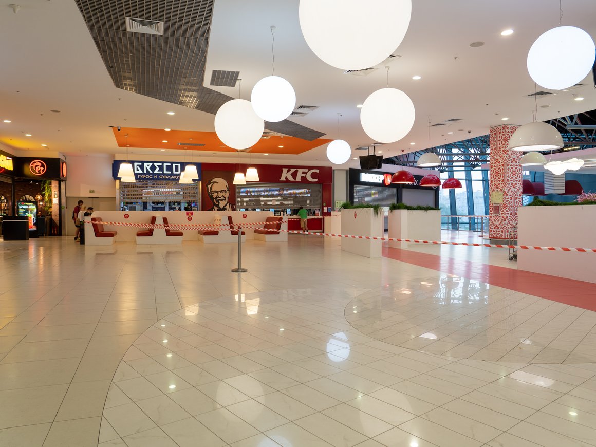 В Москве на треть снизилась посещаемость торговых центров