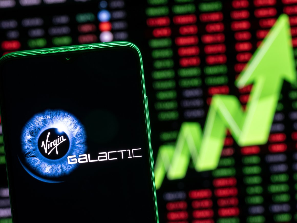 Акции Virgin Galactic выросли на четверть после анонса первого коммерческого полета в космос