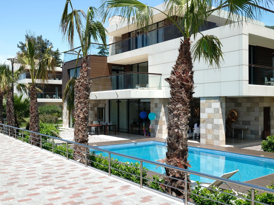 Владельцы криптоактивов начали скупать сочинскую недвижимость вместо московской