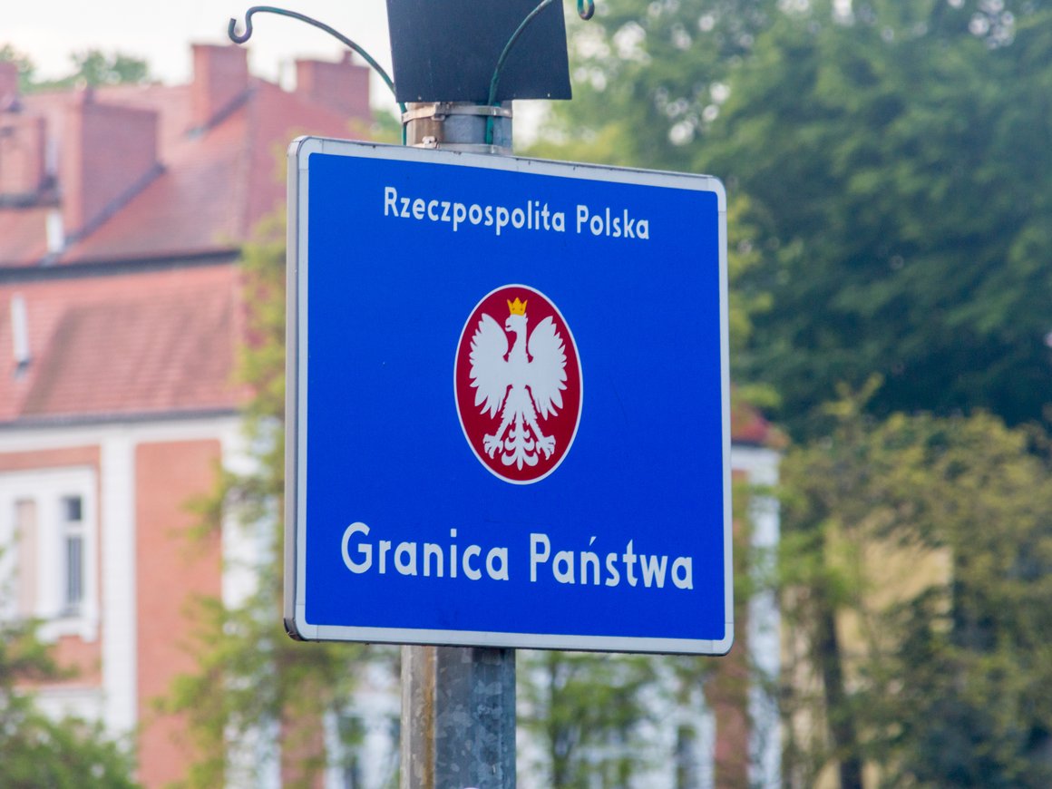 Польша закрывает границу для грузовиков с российскими и белорусскими номерами с 1 июня