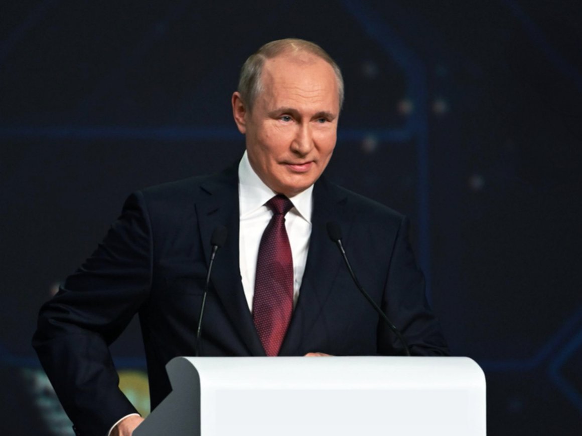 Россиянам запретили переводить валюту на свои счета в зарубежных банках в ответ на санкции — указ