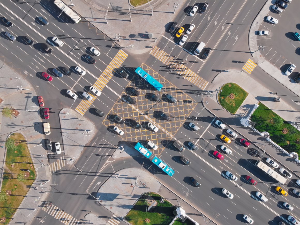 Москва потратит 265 млн рублей на создание нейросети для выявления нештатных ситуаций на дорогах