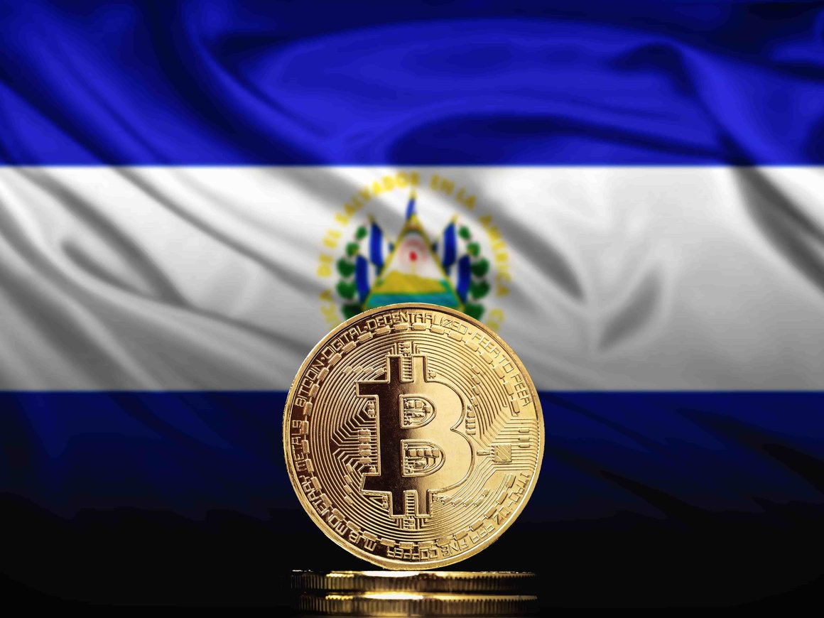 Сальвадор добыл биткоинов на $30 млн на энергии вулканов