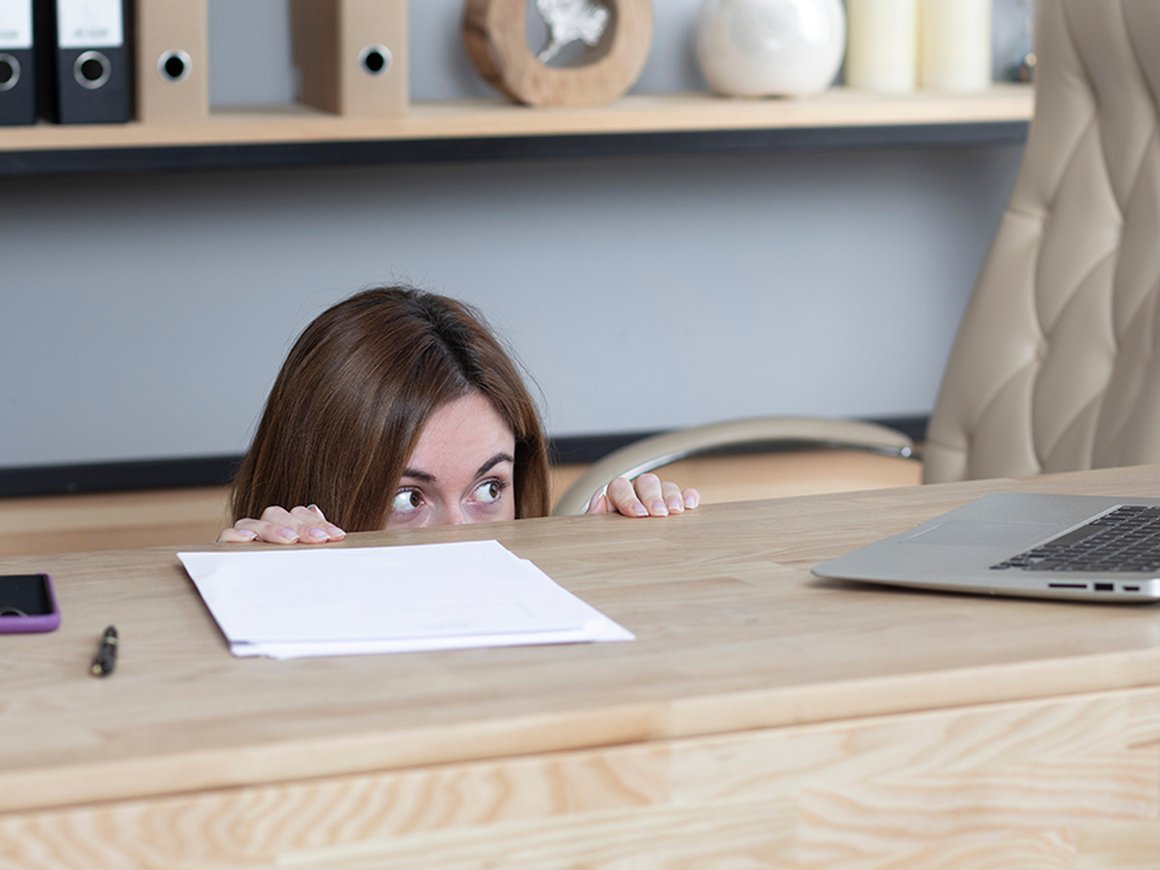 Компании отменяют удаленку — и вынуждены заново учить сотрудников тому, как вести себя в офисе