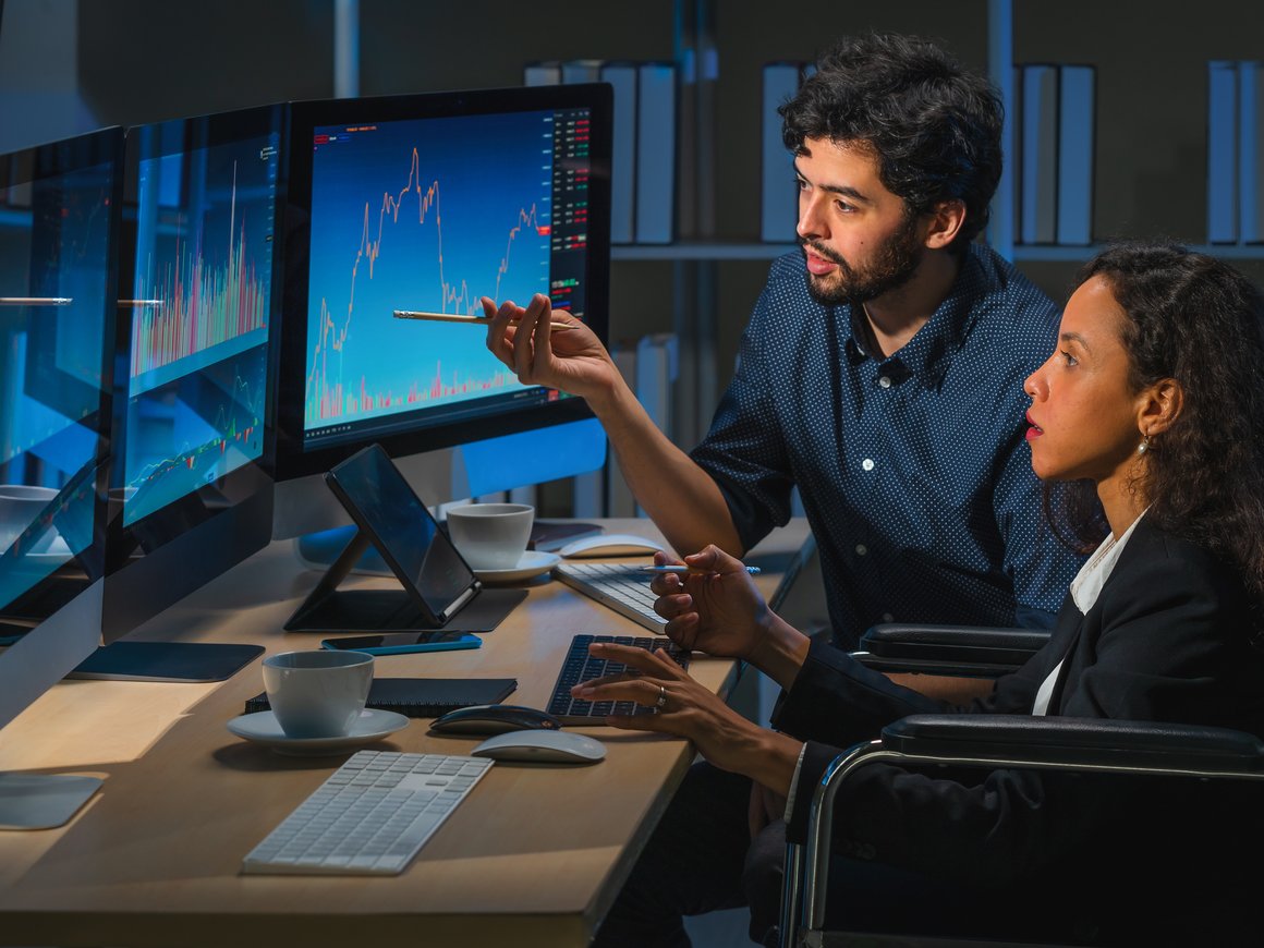 «Я работаю финансовым аналитиком в США» — как начать успешную карьеру в финансах в Америке