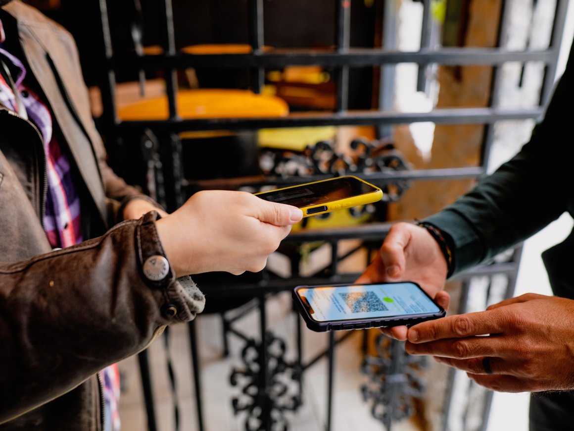 В одном регионе России вновь введут QR-коды для посещения заведений из-за заболеваемости COVID-19