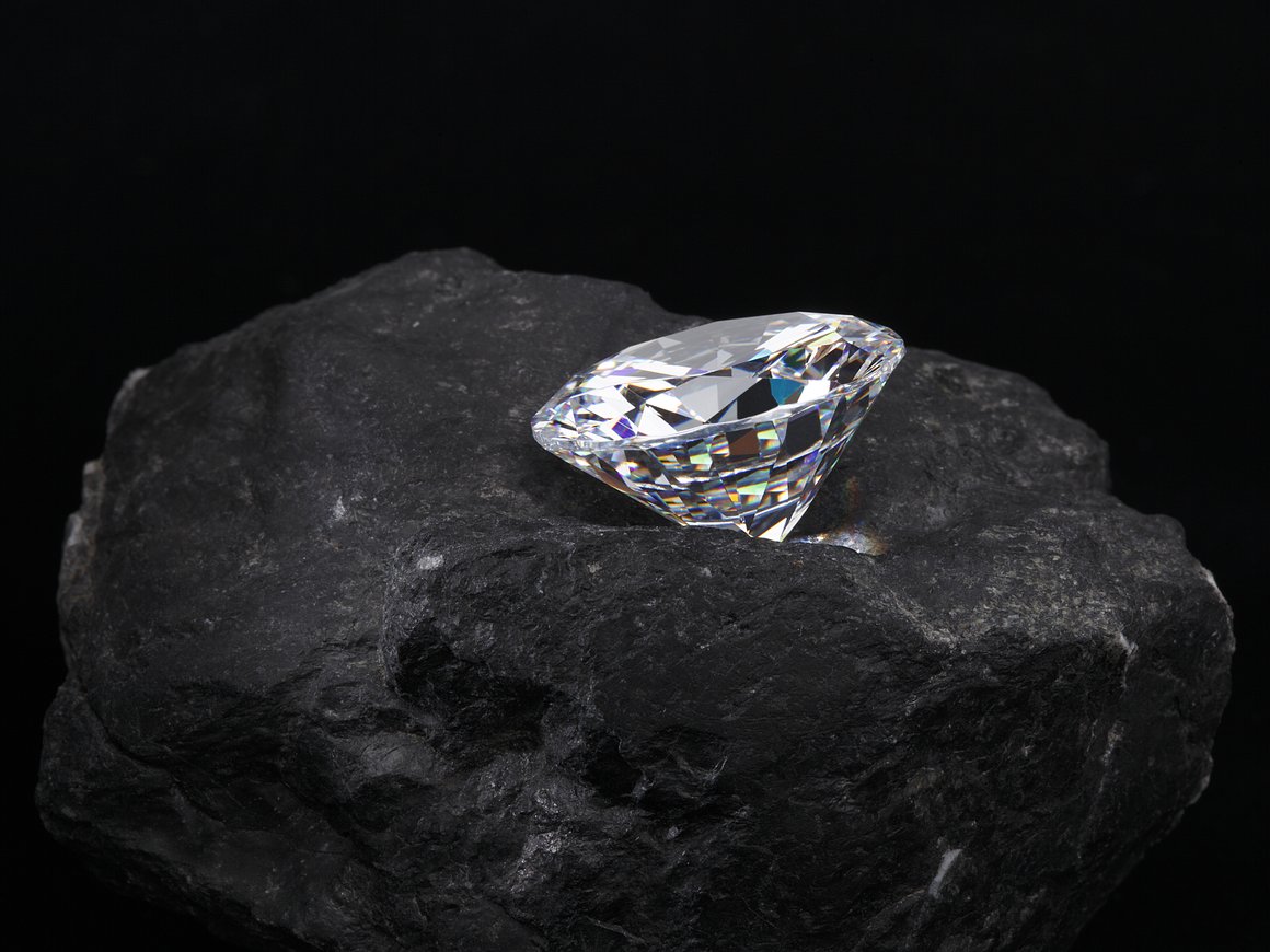 Стартап Eterneva создает бриллианты из праха умерших. Вот как он меняет индустрию DeathTech