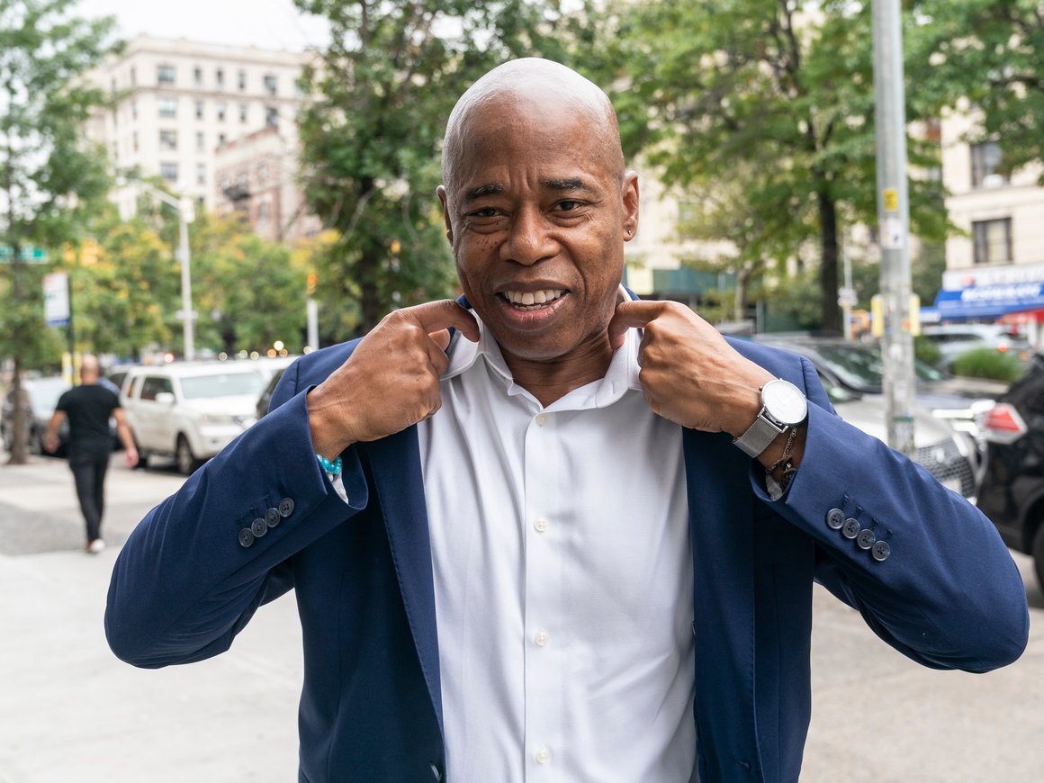 Мэр Нью-Йорка получил первую зарплату в криптовалюте, несмотря на падение курсов