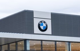 В российском офисе BMW сообщили о возобновлении поставок фирменных запчастей