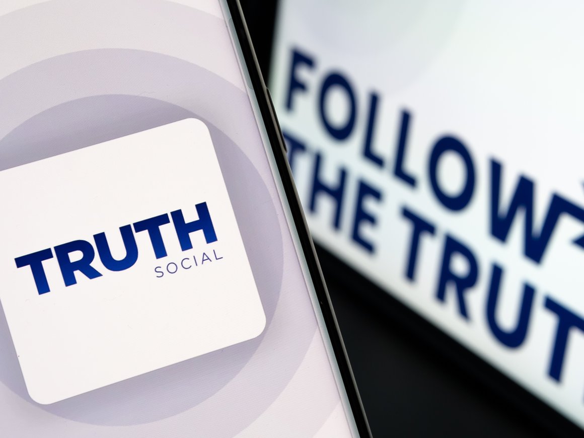 Социальная сеть Трампа TRUTH попала в скандал до официального запуска