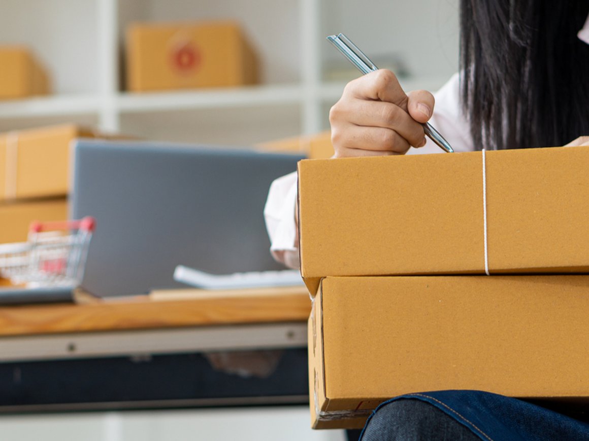 Самыми популярными товарами на Ozon стали напольные весы, раствор для линз и интимная гель-смазка