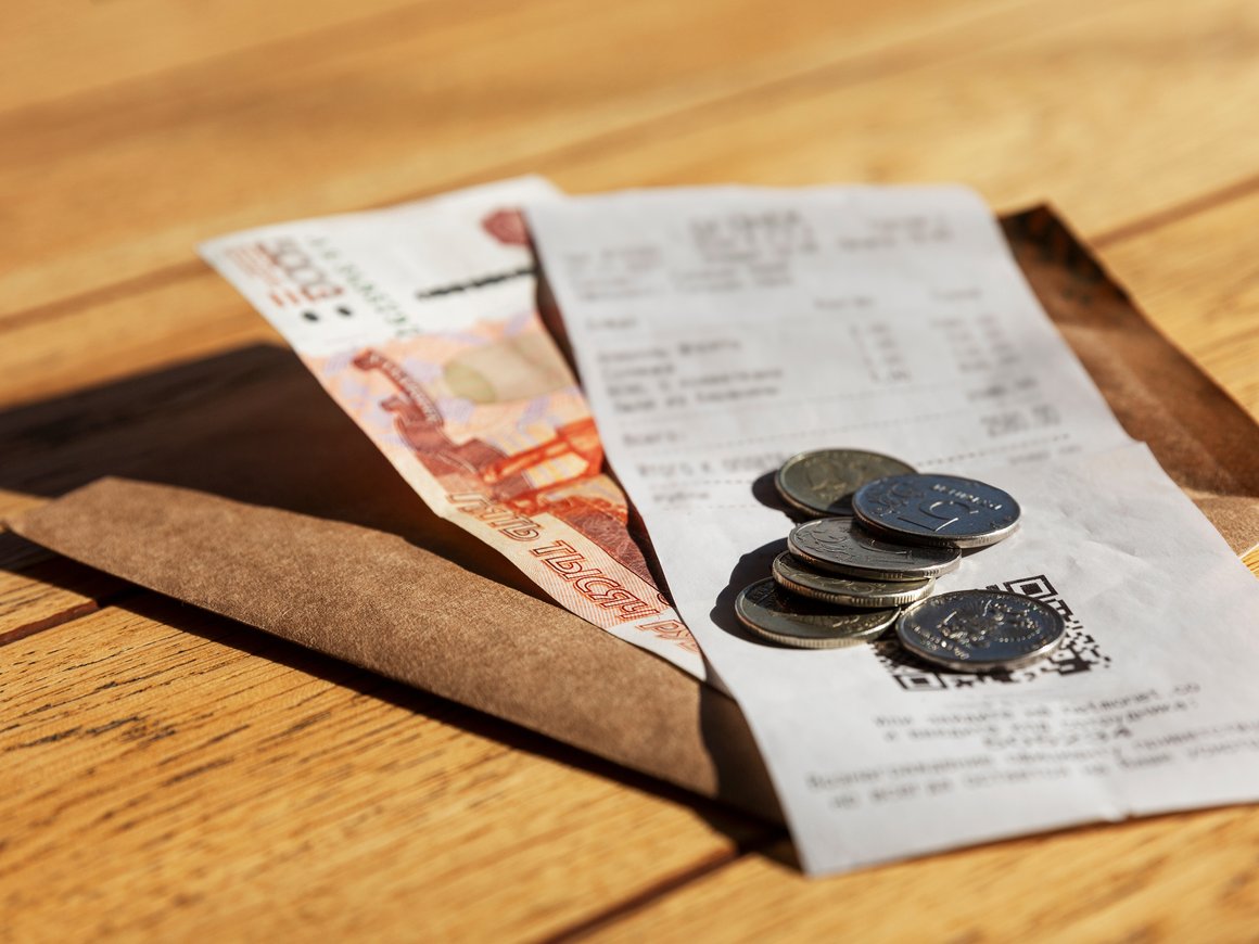 Средний чек по чаевым в России вырос в 2023 году на 20%