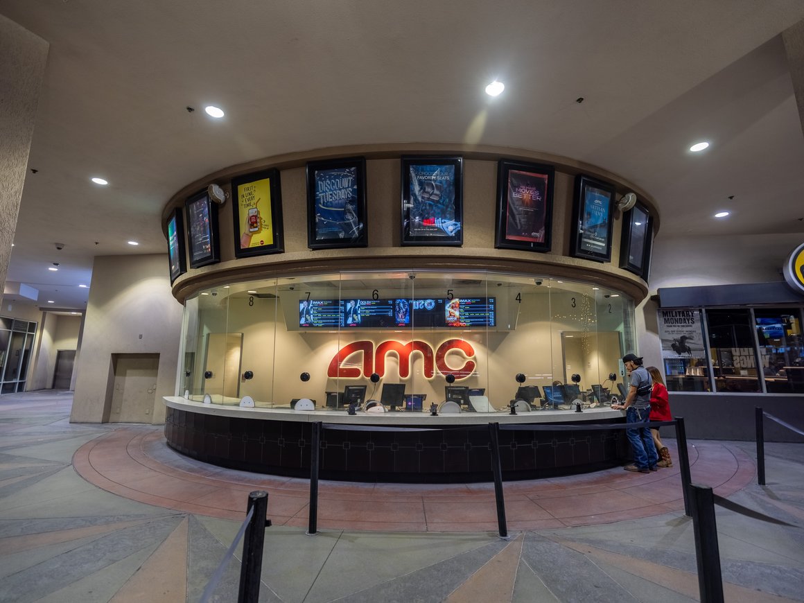 Крупнейшая в мире сеть кинотеатров начала принимать криптовалюту