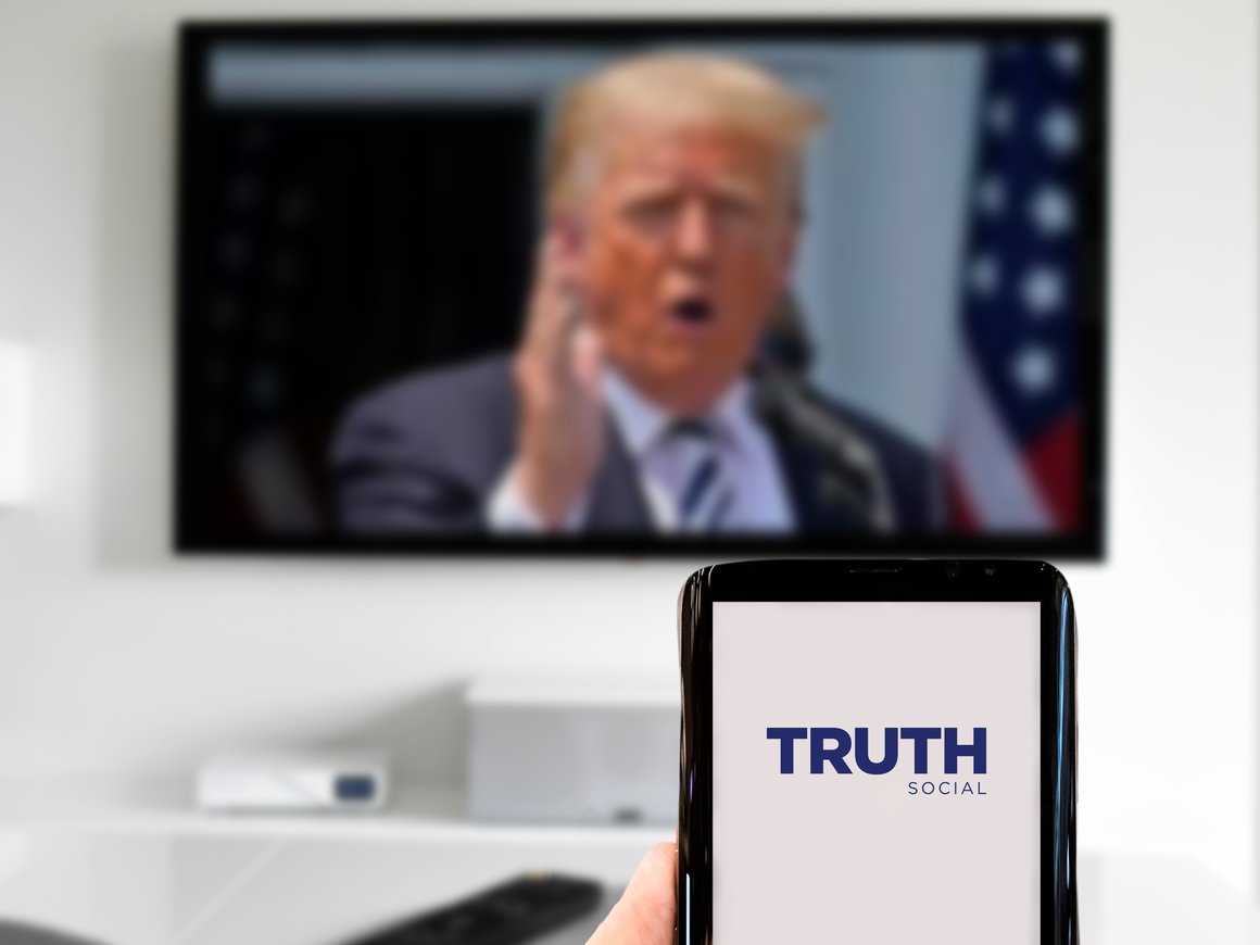 Соцсеть Трампа привлекла более $1 млрд инвестиций перед выходом на биржу