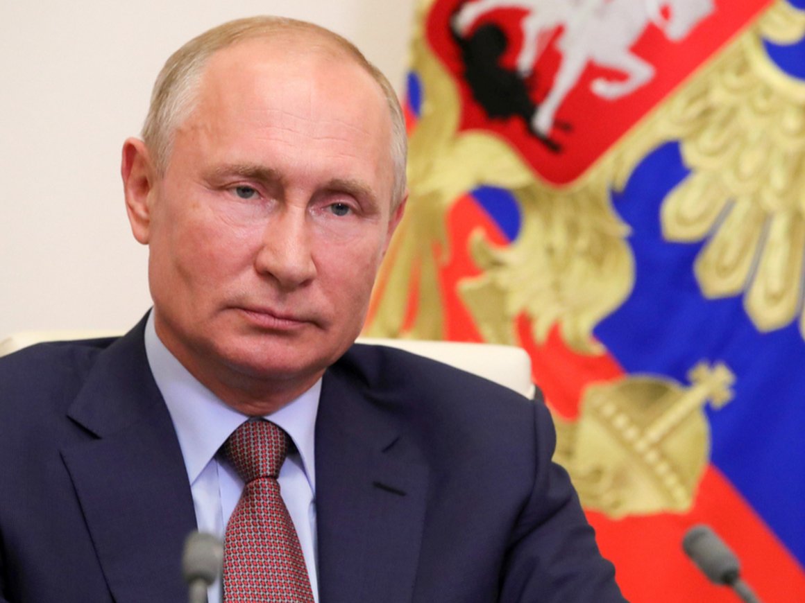 Владимир Путин запретил вывозить из России более $10 тысяч в иностранной валюте — указ