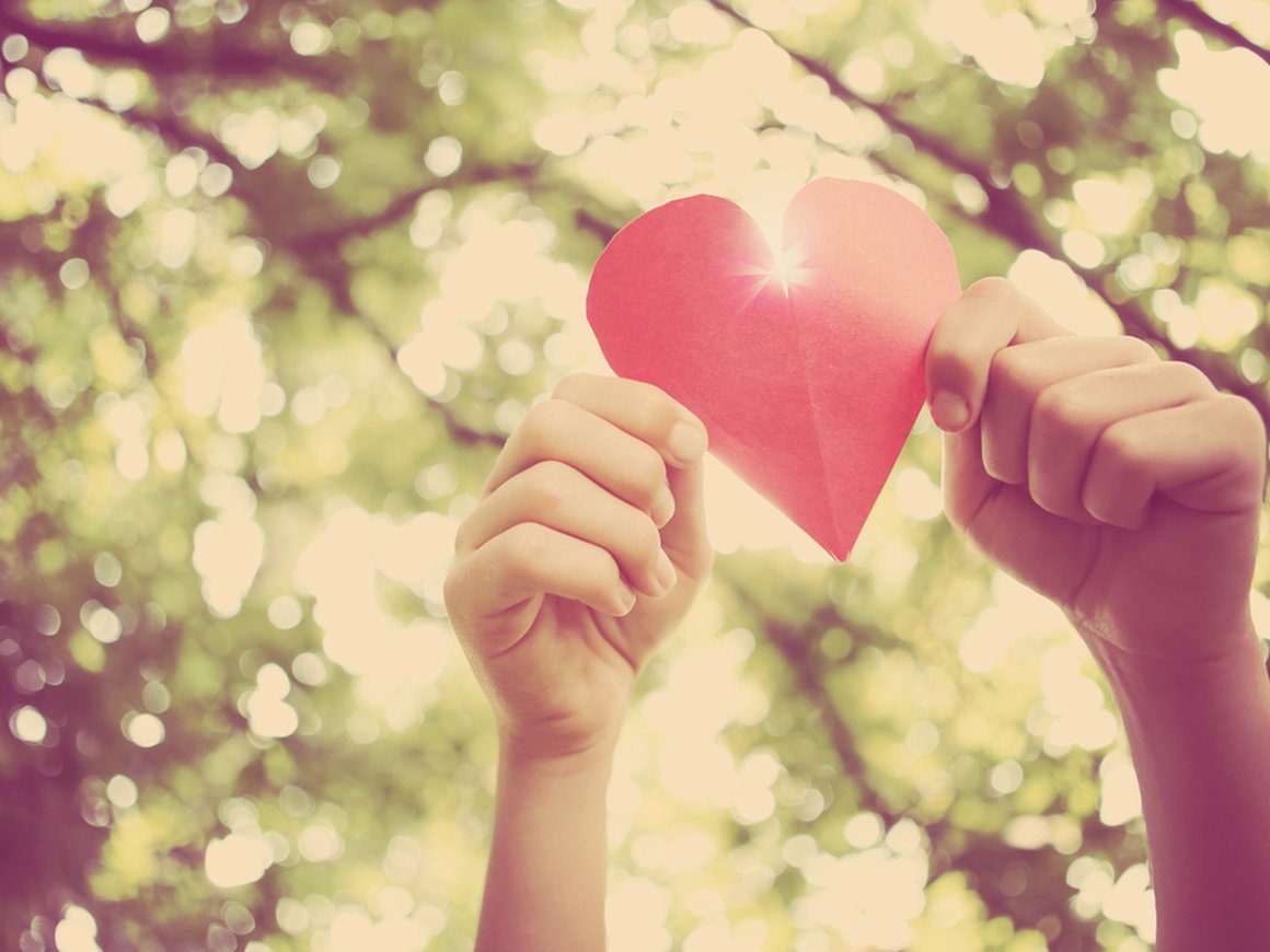 На Lamoda появятся худи и шопперы от благотворительных фондов