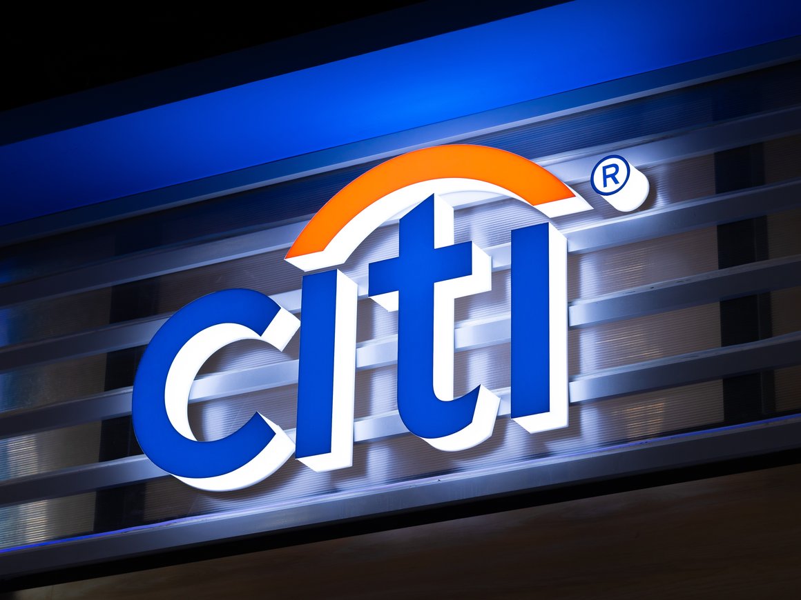 «Уралсиб» заключил договор о покупке портфеля «Ситибанка» — РБК