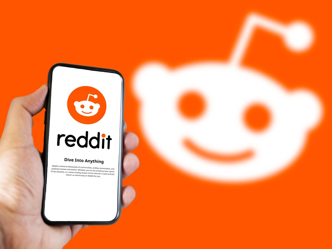 Соцсеть Reddit планирует выйти на IPO в марте 2024 года — Reuters