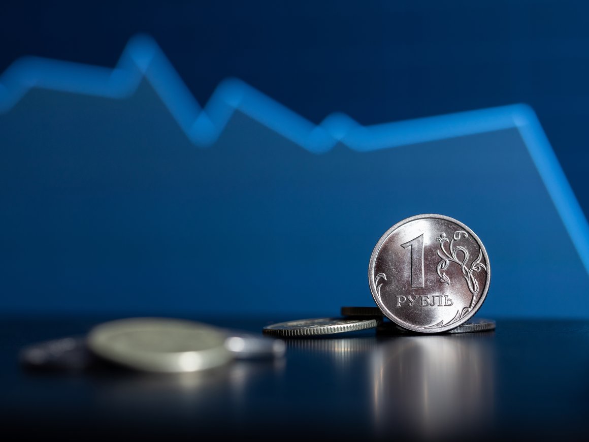 Треть руководителей промышленных предприятий посчитали слабый рубль проблемой для бизнеса