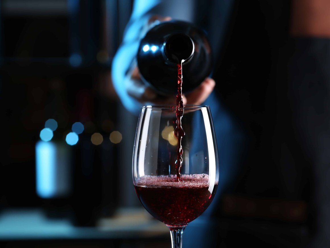 В ФТС назвали «запретительной» возможную пошлину на вина из стран НАТО