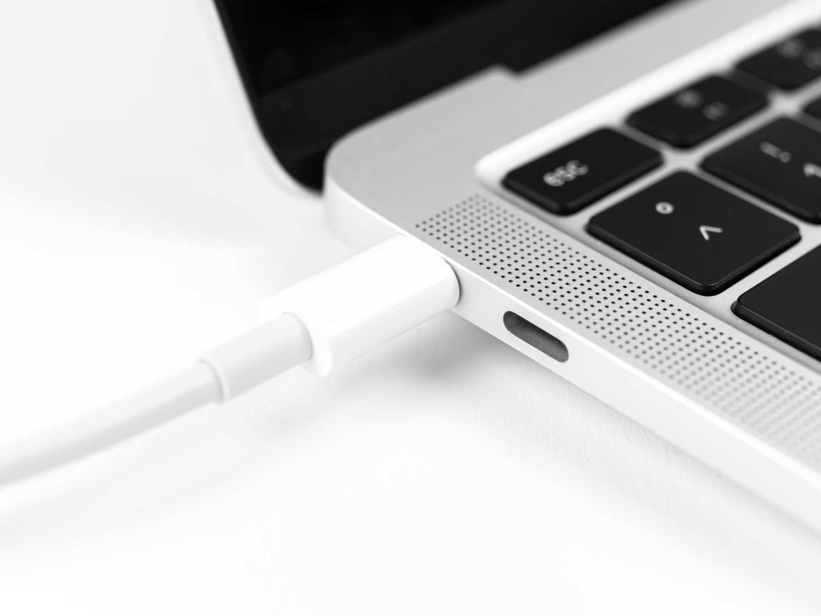 В ЕС вступил в силу стандарт единого разъема зарядки для портативных устройств