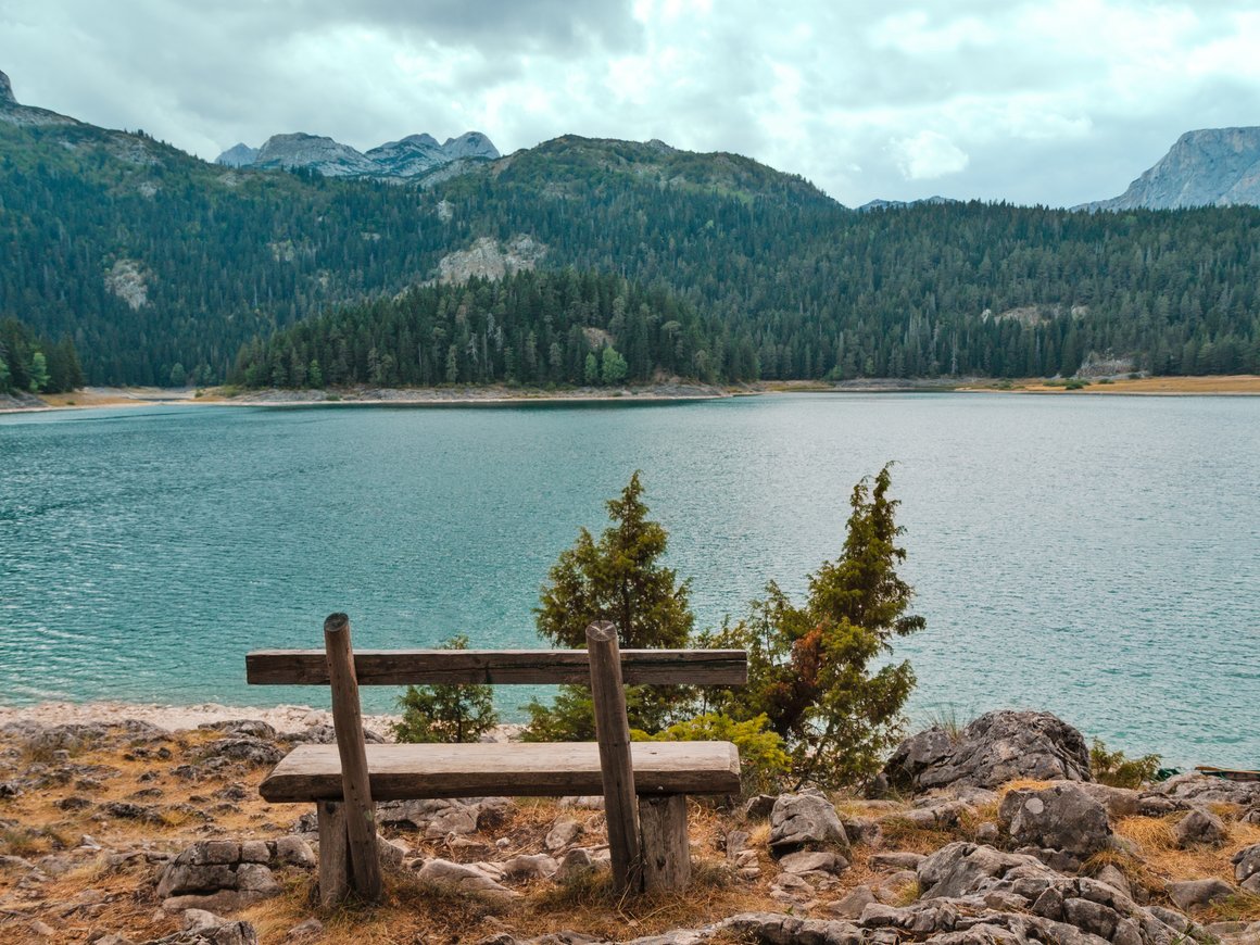 Черногория замораживает недвижимость россиян, H&M продает бизнес: главные новости для бизнеса 28 июля